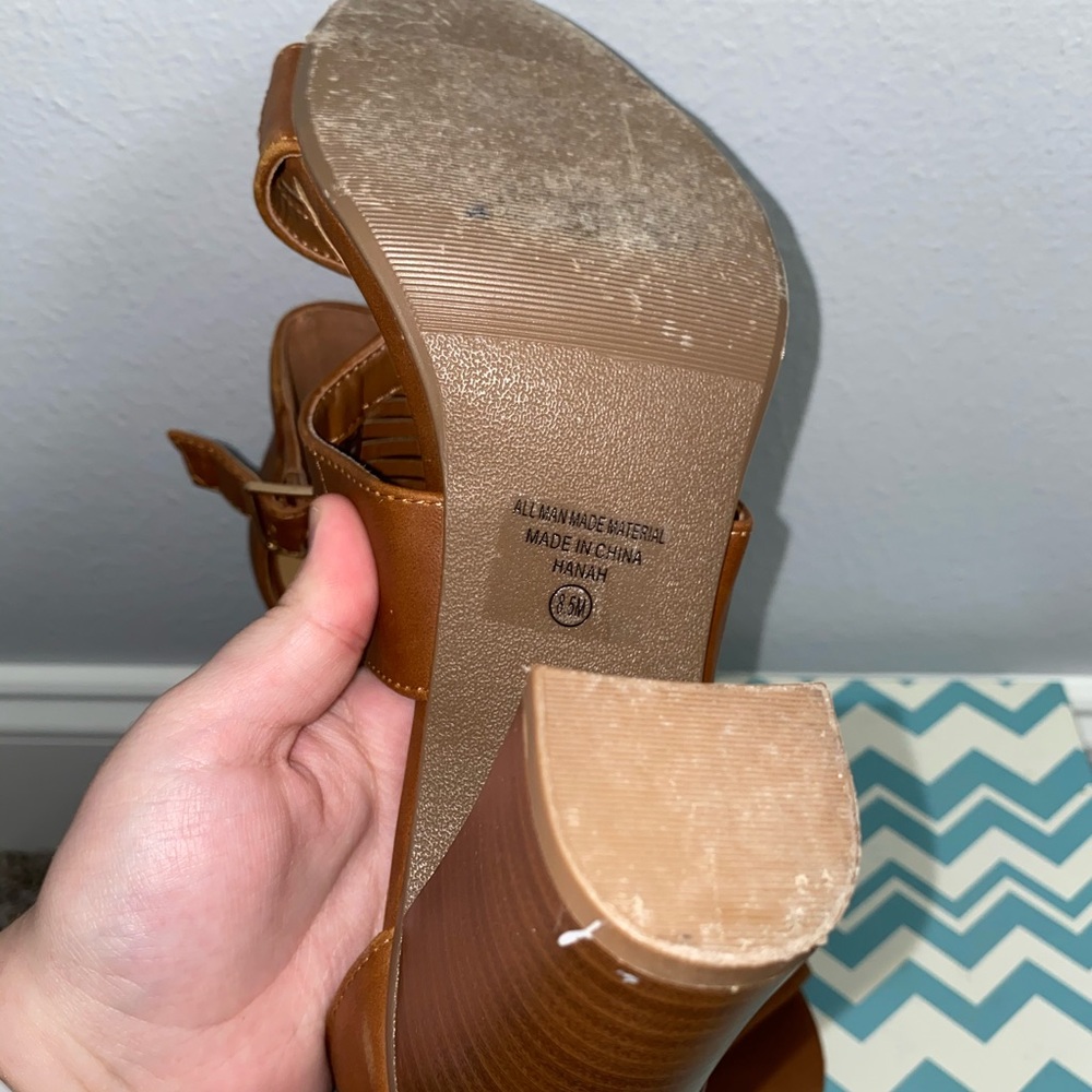 🤩4/$15🥳 brown heels - Picture 2 of 3